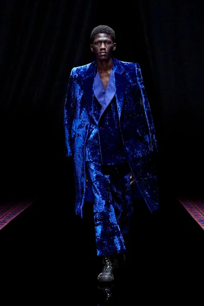 Look 50